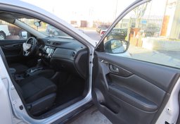 2020 Nissan Rogue - Image 19