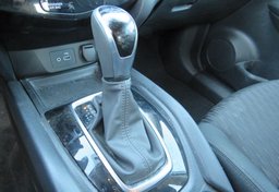 2020 Nissan Rogue - Image 34