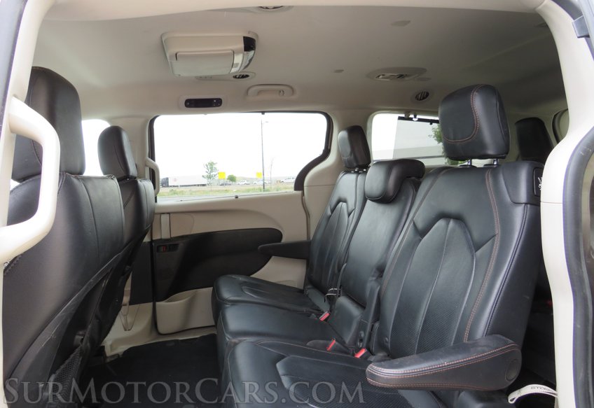 2018 Chrysler Pacifica - Image 40