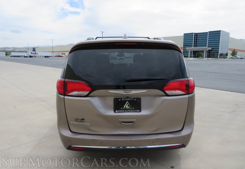 2018 Chrysler Pacifica - Image 14