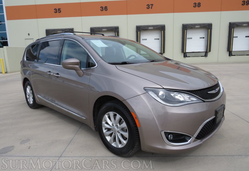 2018 Chrysler Pacifica - Image 4