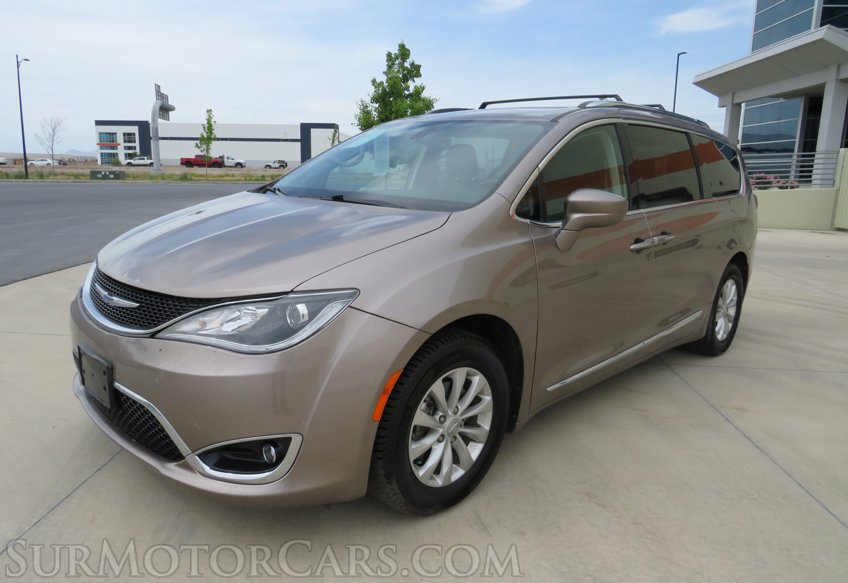 2018 Chrysler Pacifica - Image 3
