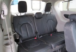 2018 Chrysler Pacifica - Image 38