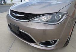 2018 Chrysler Pacifica - Image 24