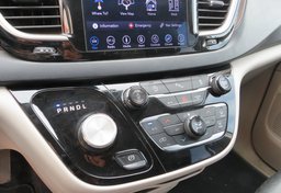 2018 Chrysler Pacifica - Image 56