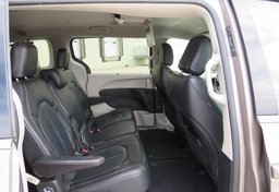 2018 Chrysler Pacifica - Image 44