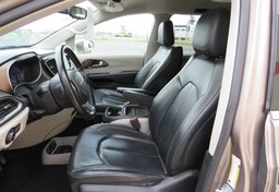 2018 Chrysler Pacifica - Image 37