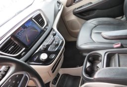 2018 Chrysler Pacifica - Image 48