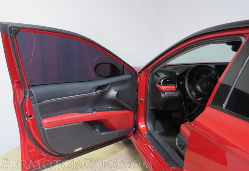 2021 Toyota Camry Hybrid - Image 15