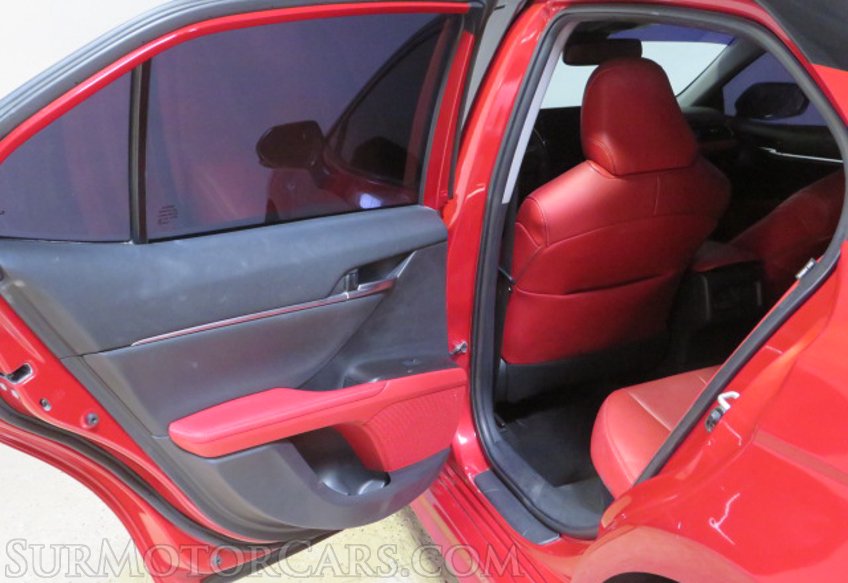 2021 Toyota Camry Hybrid - Image 17