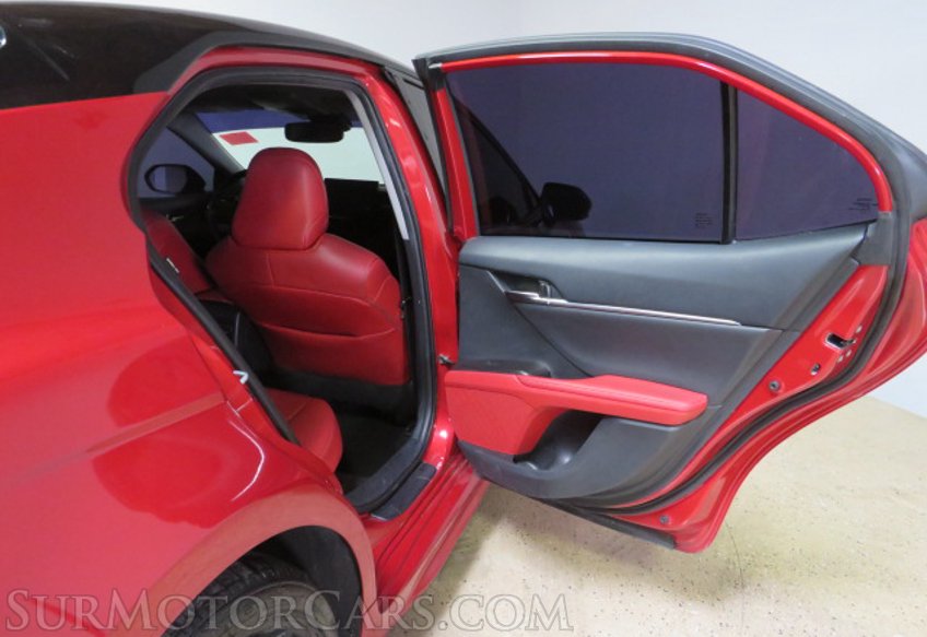 2021 Toyota Camry Hybrid - Image 18