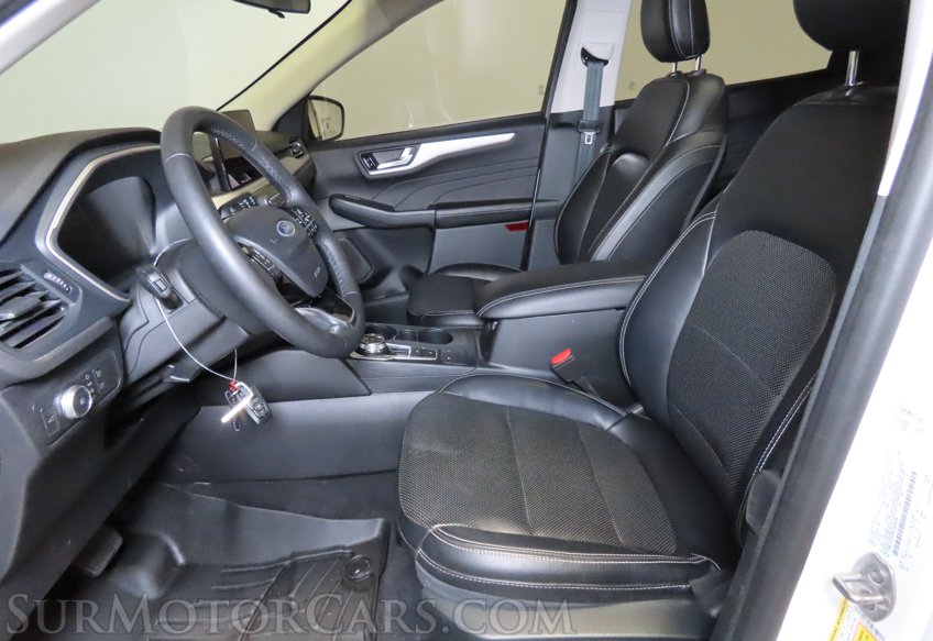 2022 Ford Escape - Image 24