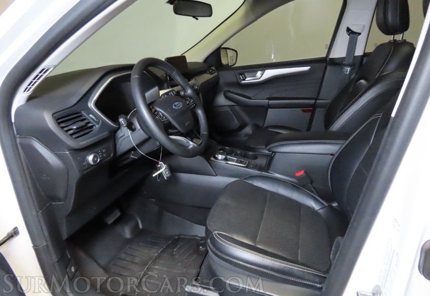 2022 Ford Escape - Image 25