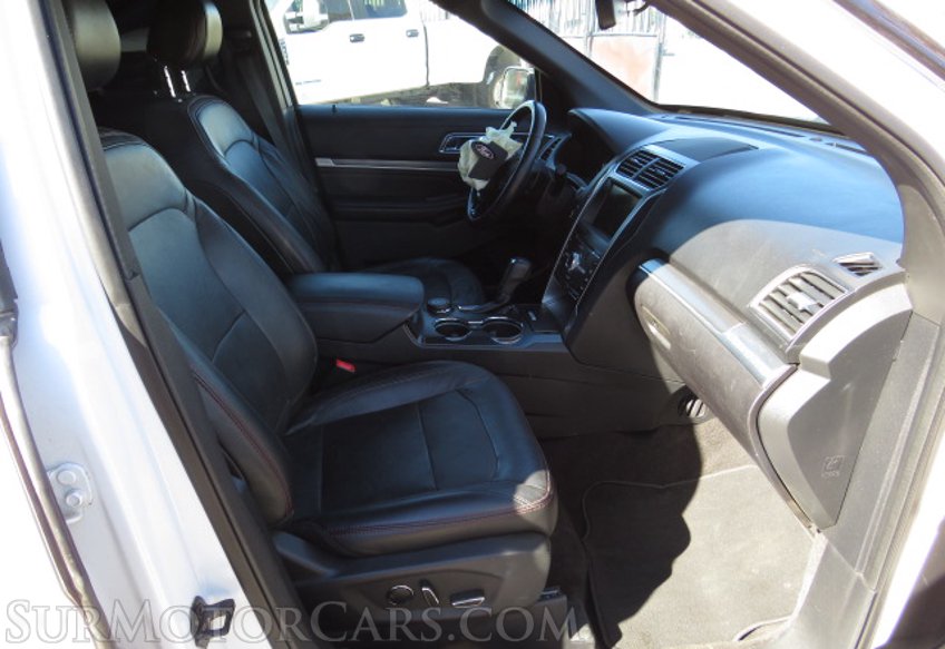 2017 Ford Explorer - Image 28