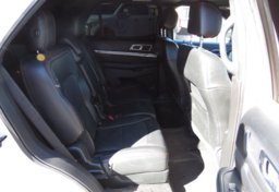 2017 Ford Explorer - Image 30