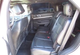 2017 Ford Explorer - Image 29