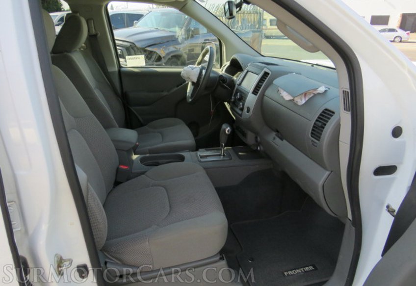 2019 Nissan Frontier - Image 22