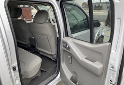 2019 Nissan Frontier - Image 21