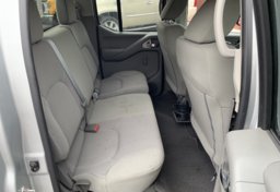 2019 Nissan Frontier - Image 27