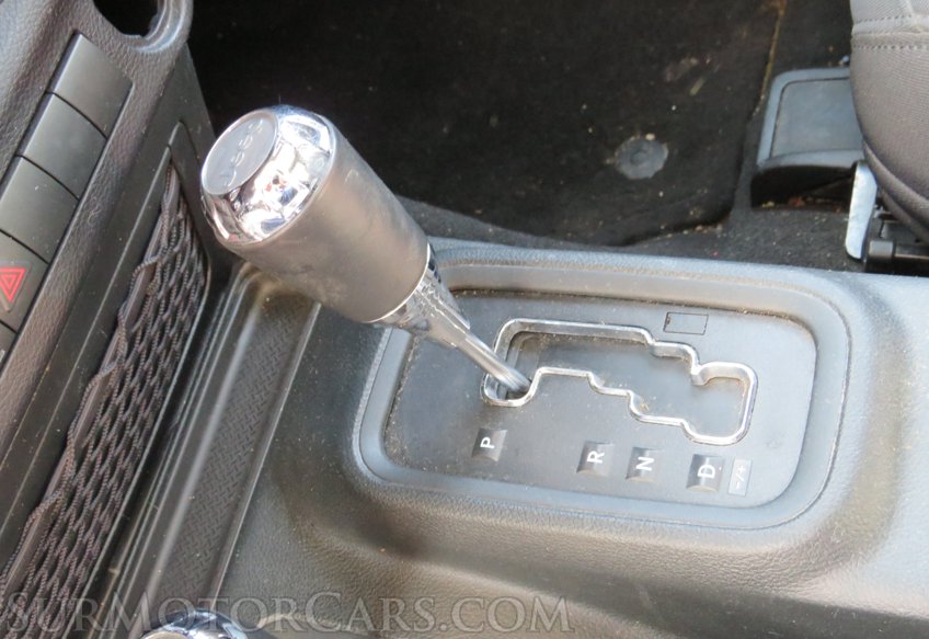 2018 Jeep Wrangler JK - Image 32