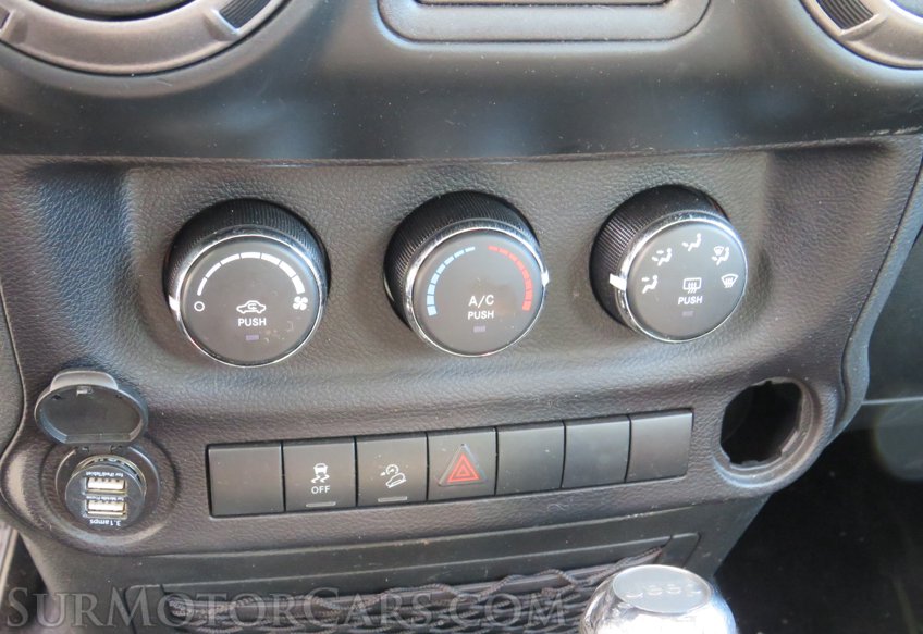 2018 Jeep Wrangler JK - Image 29