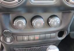 2018 Jeep Wrangler JK - Image 29