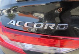 2019 Honda Accord Sedan - Image 17