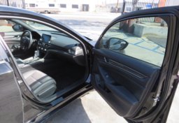 2019 Honda Accord Sedan - Image 19