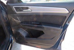 2018 Volkswagen Atlas - Image 49