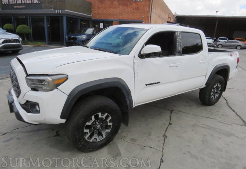2022 Toyota Tacoma 4WD - Image 3