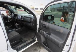 2022 Toyota Tacoma 4WD - Image 22