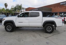 2022 Toyota Tacoma 4WD - Image 10