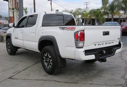 2022 Toyota Tacoma 4WD - Image 8