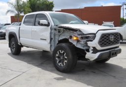 2022 Toyota Tacoma 4WD - Image 2