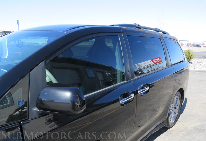 2014 Toyota Sienna - Image 15
