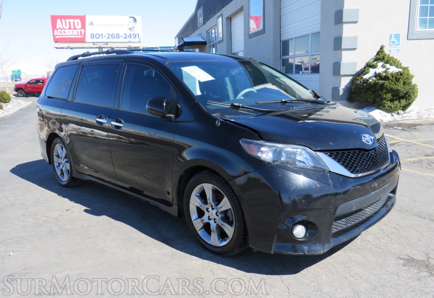 2014 Toyota Sienna - Image 3