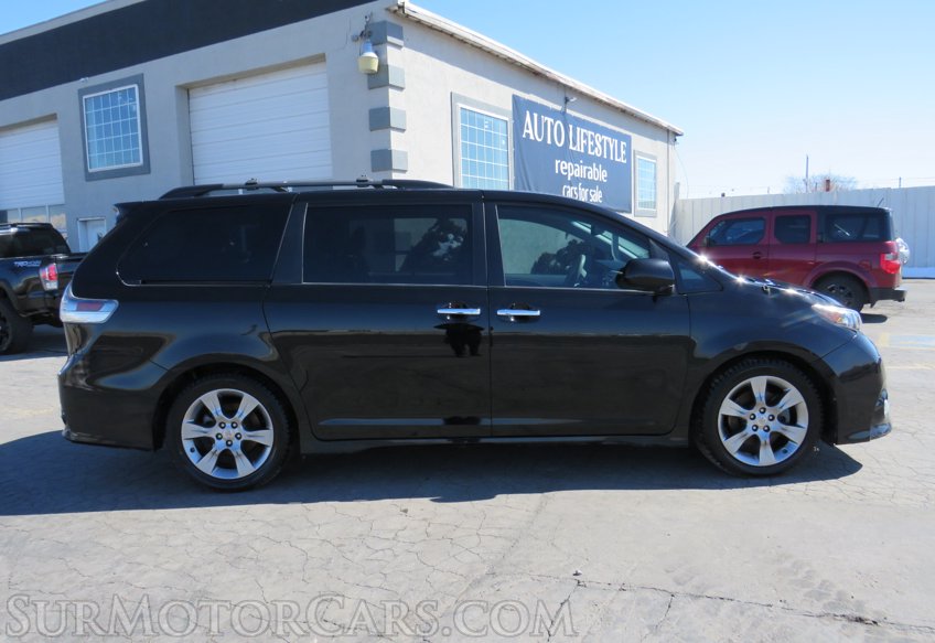 2014 Toyota Sienna - Image 11