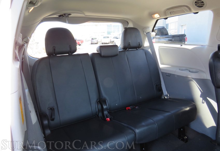 2014 Toyota Sienna - Image 33