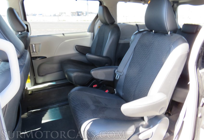 2014 Toyota Sienna - Image 29