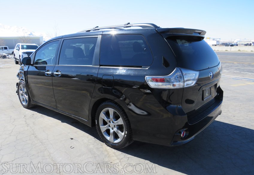 2014 Toyota Sienna - Image 5