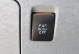 2014 Toyota Sienna - Image 47