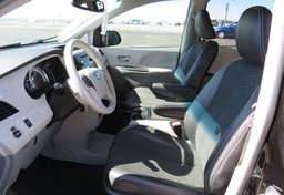 2014 Toyota Sienna - Image 23