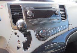 2014 Toyota Sienna - Image 43