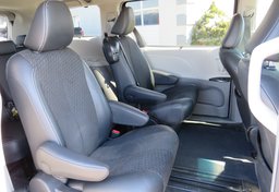 2014 Toyota Sienna - Image 31