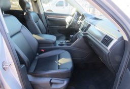 2018 Volkswagen Atlas - Image 25