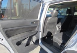 2018 Volkswagen Atlas - Image 22