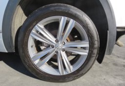 2018 Volkswagen Atlas - Image 16