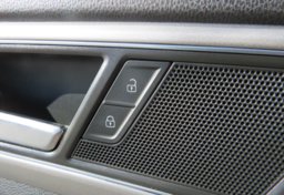 2018 Volkswagen Atlas - Image 48