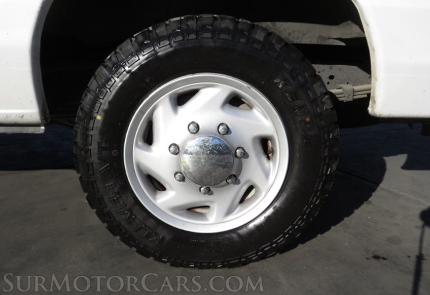 2011 Ford Econoline Cargo Van - Image 11