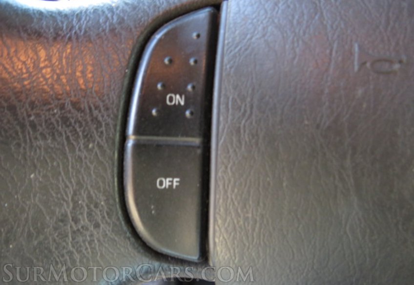 2011 Ford Econoline Cargo Van - Image 32